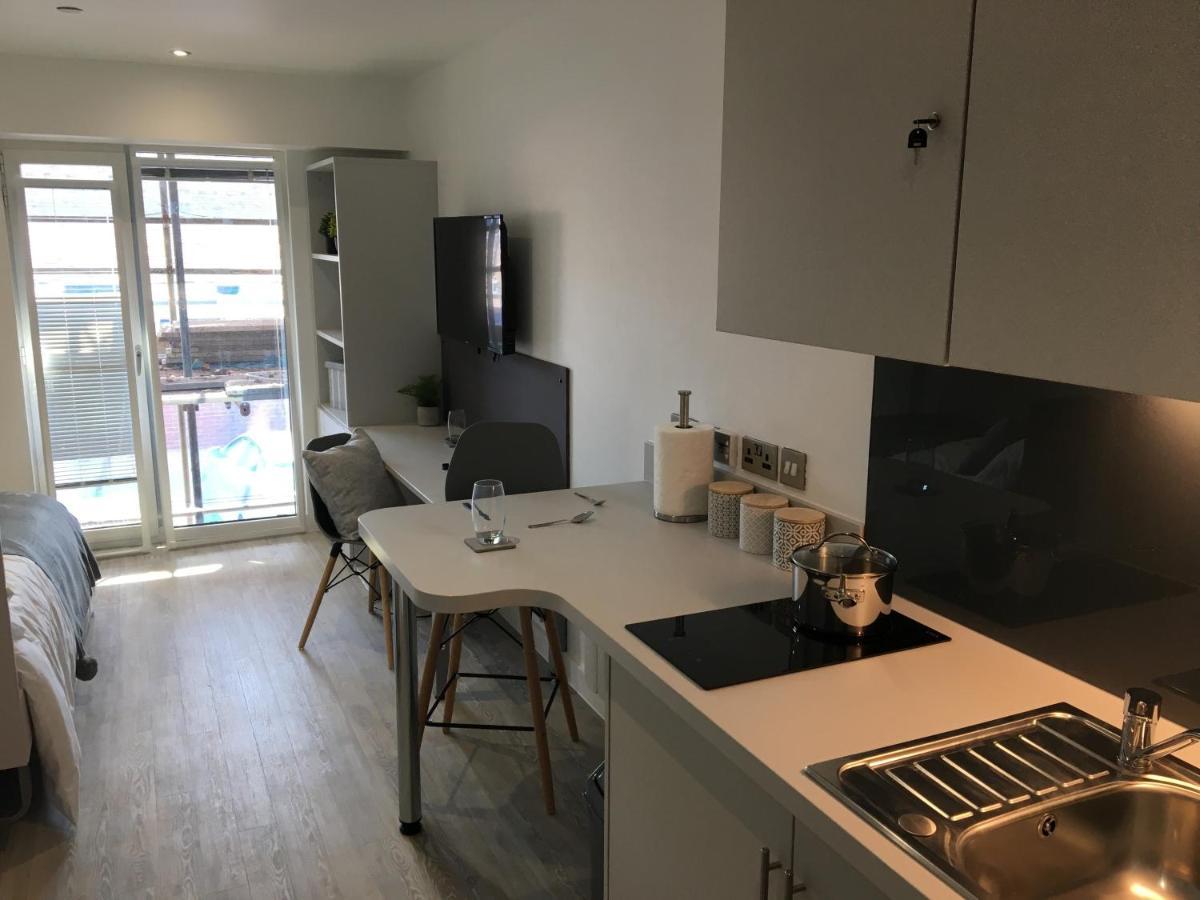Modern Studios, Newcastle Under Lyme - Sk Exteriér fotografie